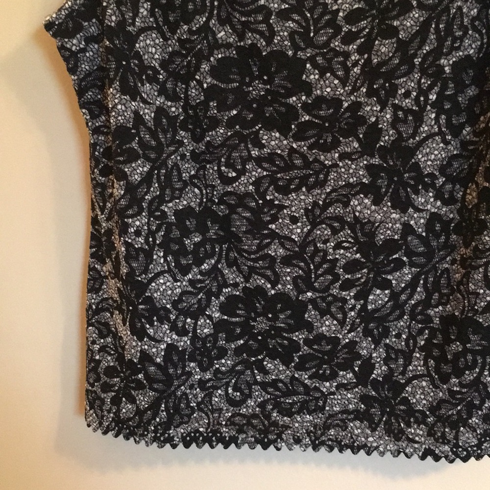 Pretty black lace sleeveless top, size XL - Picture 7 of 16